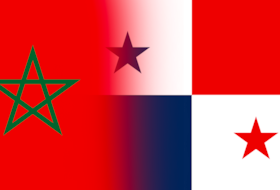 Les drapeaux du Maroc et du Panama.