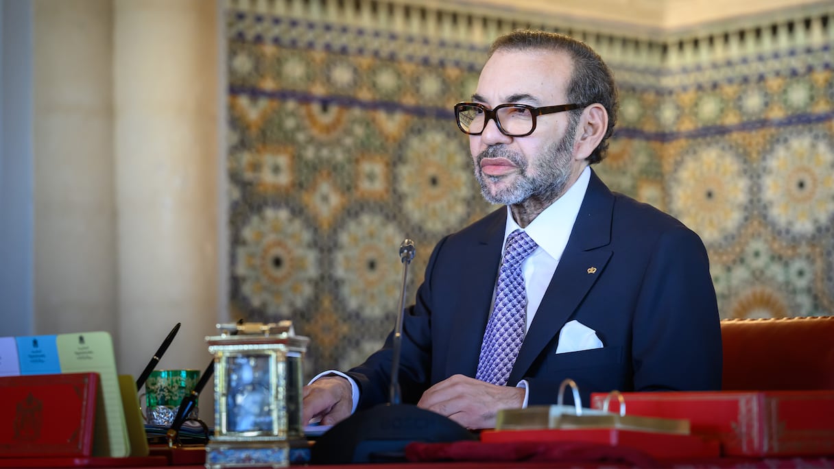 Le roi Mohammed VI présidant un Conseil des ministres, lundi 12 mai 2025 au Palais Royal à Rabat.
