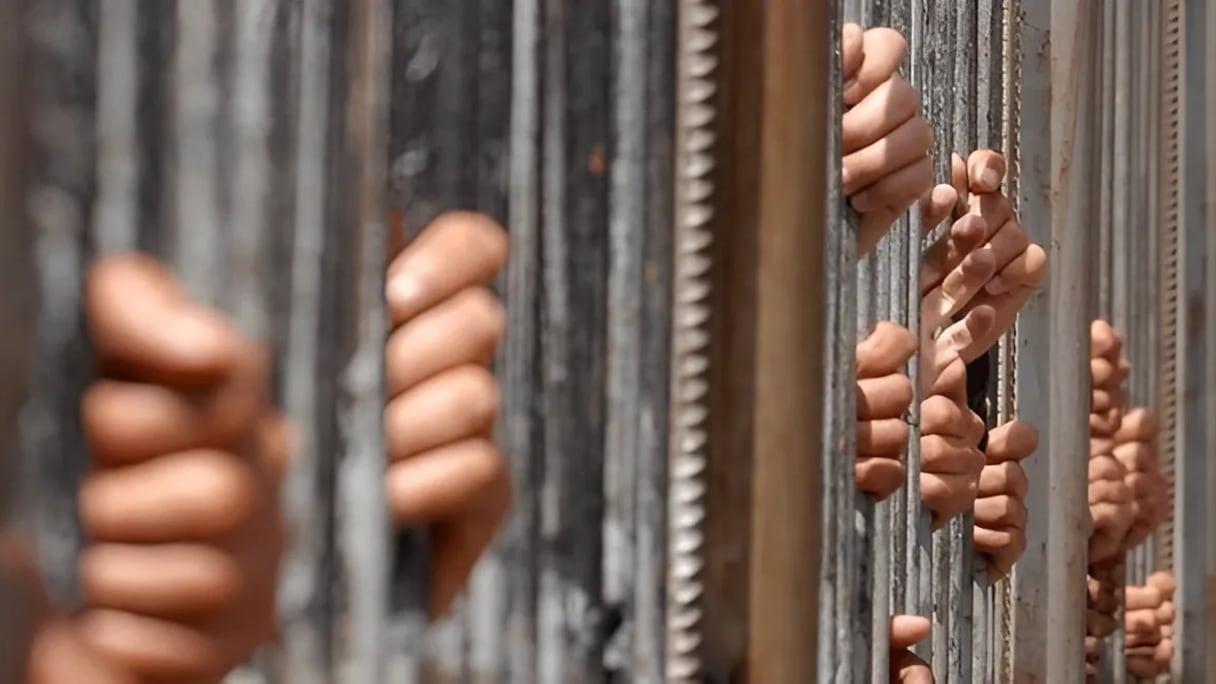 Des détenus dans une prison.