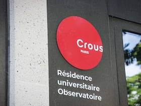 Le Centre Régional des Œuvres Universitaires et Scolaires (CROUS) aide les étudiants au quotidien pour améliorer leurs conditions de vie et favoriser la réussite de leurs études.