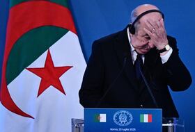 Le président algérien Abdelmadjid Tebboune lors une conférence de presse conjointe avec la cheffe de l'Exécutif italien à la Villa Doria Pamphili, à Rome, le 23 juillet 2025.