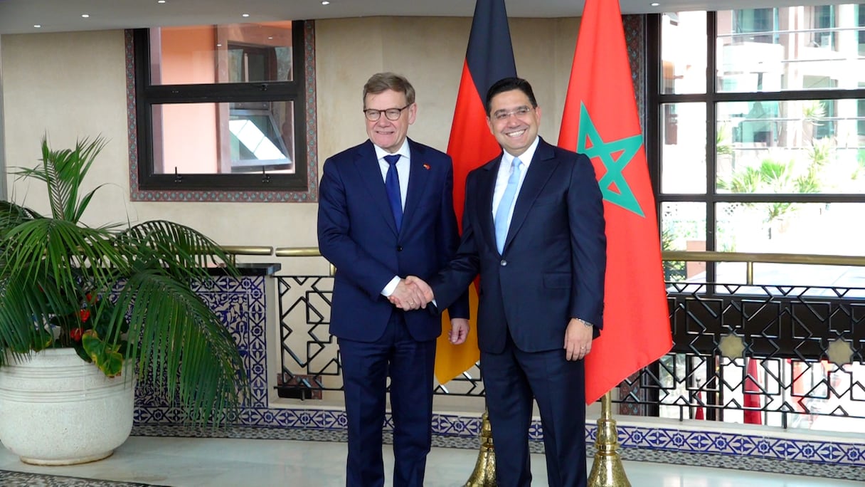 Le ministre des Affaires étrangères, de la Coopération africaine et des Marocains résidant à l’étranger, Nasser Bourita, et son homologue allemand, Johann Wadephul, jeudi 30 avril 2026 à Rabat.