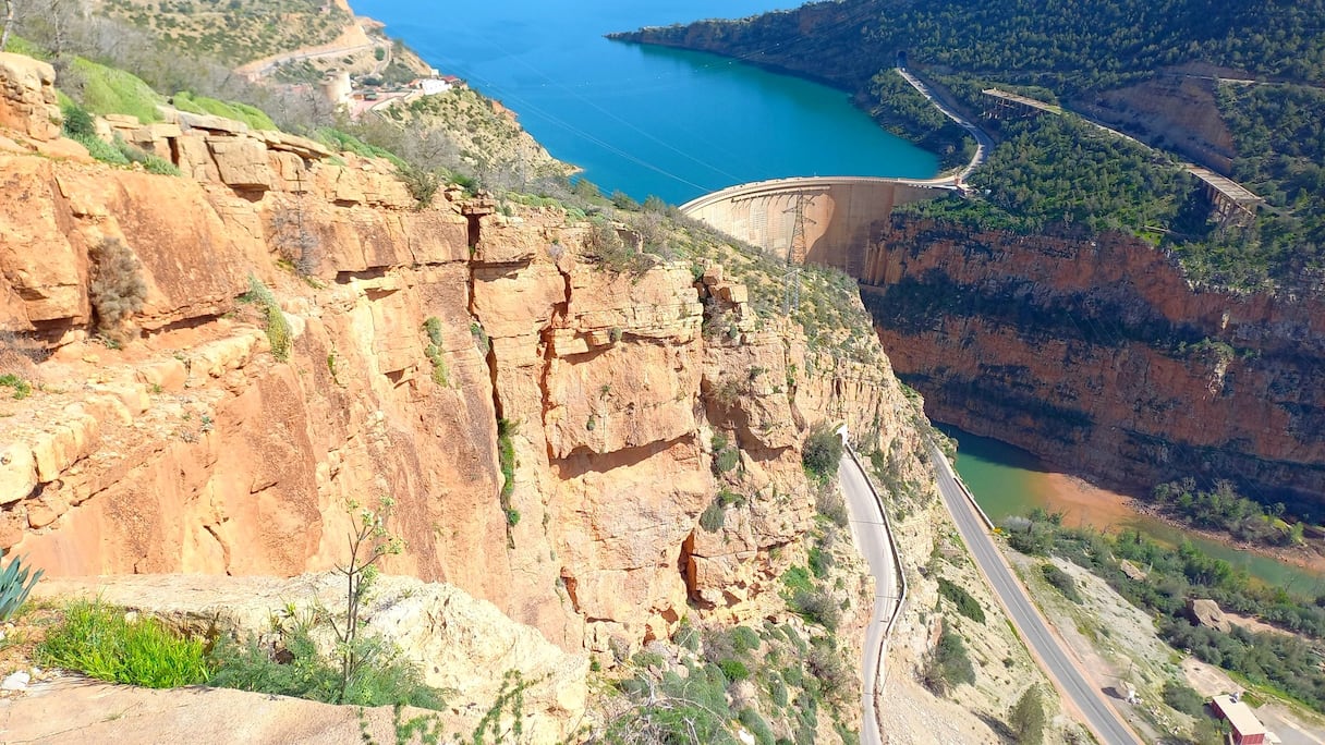 مياه سد بين الويدان تغمر مناطق ضربها الجفاف منذ عشر سنوات تقريبا