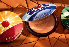 La collection "Terracotta Golden Dunes" de Guerlain s'inspire du Sahara marocain et de l'art du zellige perpétué par le savoir-faire ancestral du royaume.