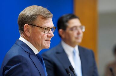 Le ministre des Affaires étrangères, Nasser Bourita, et son homologue allemand, Johann Wadephul, jeudi 30 avril 2026 à Rabat.