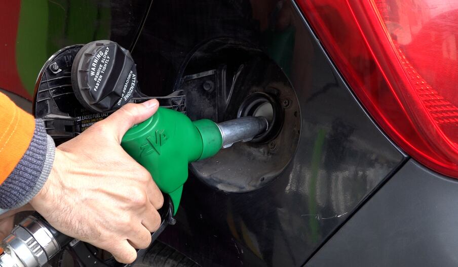 La subida mundial del petróleo inquieta a los marroquíes por los precios de los carburantes