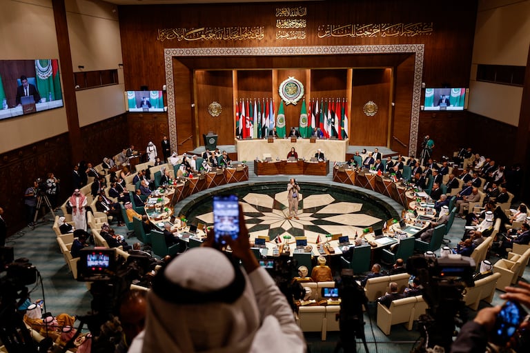 Lors des travaux de la session extraordinaire du Conseil de la Ligue des États arabes au niveau des ministres des Affaires étrangères, mercredi 11 octobre 2023 au Caire.
